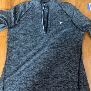 ⭐️BARELY WORN ACTIVE WEAR WITH THUMB HOLES⭐️